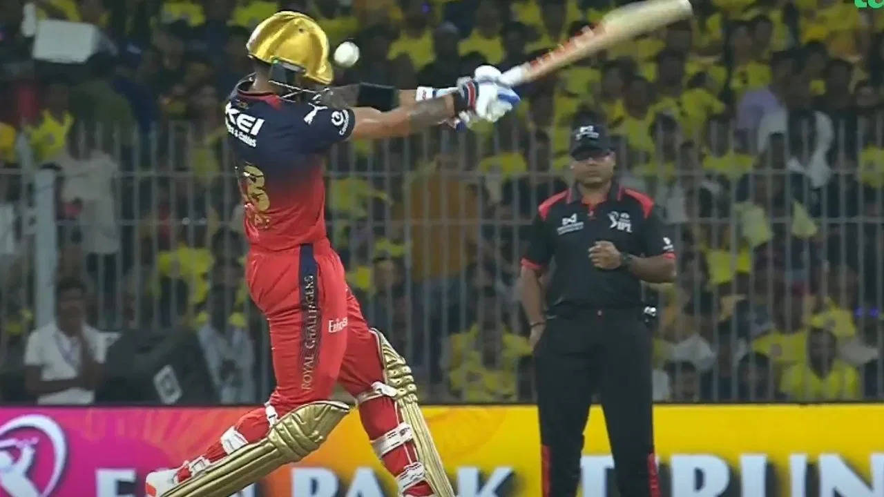 CSK vs RCB Highlights: चेन्नई के खिलाफ विराट कोहली ने बनाया अनोखा रिकॉर्ड, चेपॉक में ही हासिल की नंबर-1 पॉजिशन