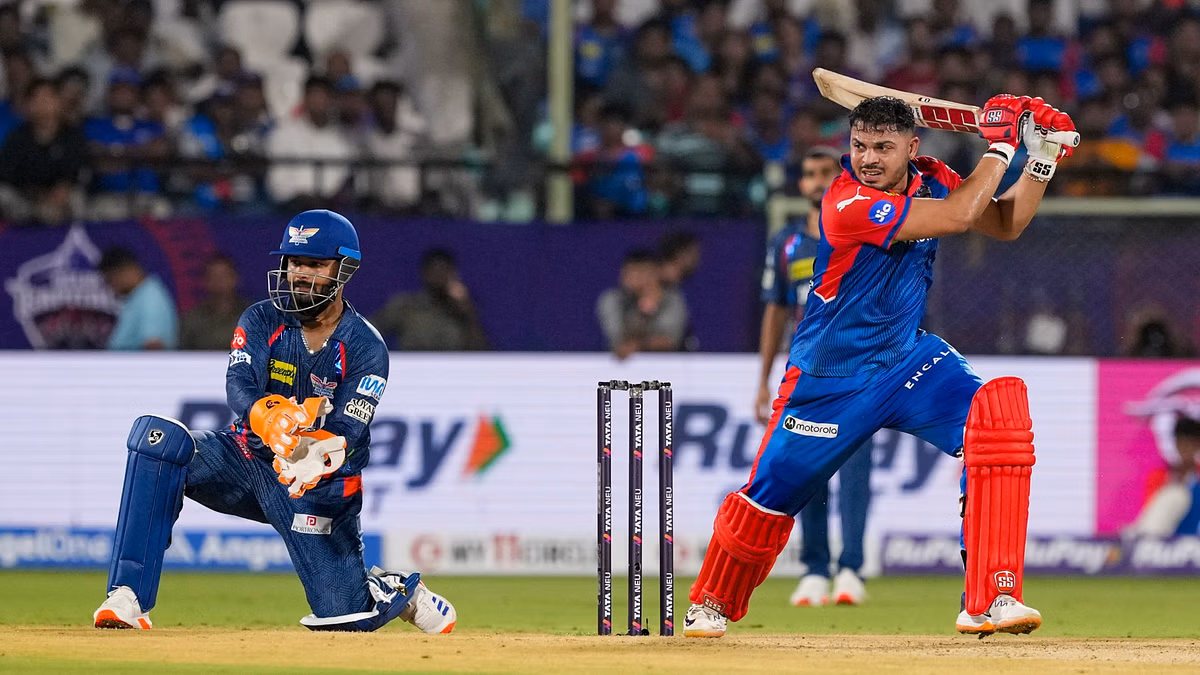 DC vs LSG: यूपी के लड़के ने सिर्फ 15 गेंदों में कर दिया लखनऊ का काम तमाम, पहले बॉलिंग फिर बैटिंग से यूं पलटा मैच का पासा
