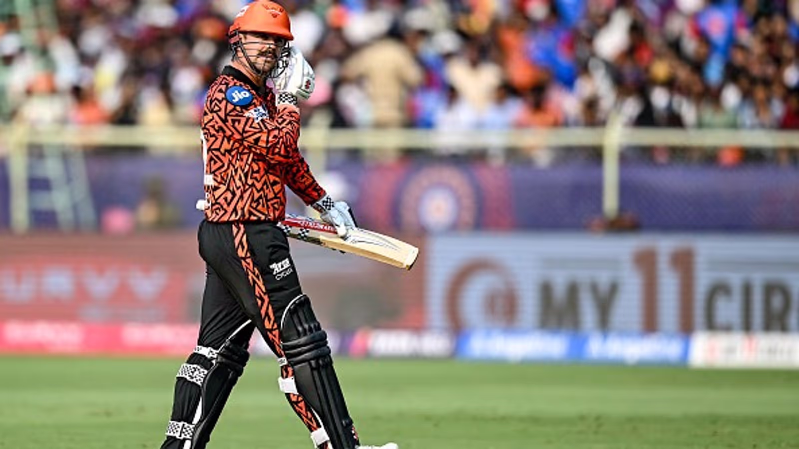 IPL 2025 के बीच RCB को दिल्ली हाई कोर्ट ने दिया बड़ा झटका, ट्रेविस हेड का Headache भी खत्म