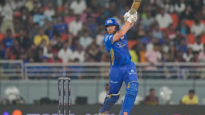 MI vs GT Highlights: पर्पल कैप होल्डर को कूट कूट कर कर दिया बावरा, बेयरस्टो ने चौके-छक्कों की झडी लगा एक ओवर में कूटे 26 रन