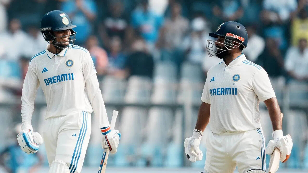 IPL के बीच इंग्लैंड पहुंचे टीम इंडिया के खिलाड़ी, जमकर की मस्ती, अंग्रेजों के खिलाफ मचायेंगे धूम धडाका