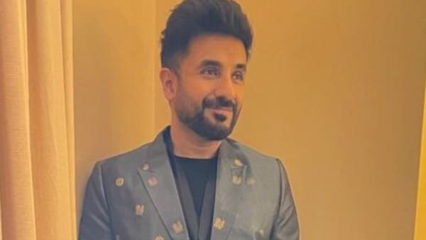 जीवन बदल सकता है': वीर दास अंतर्राष्ट्रीय एम्मीज़ की मेजबानी करने वाले पहले  भारतीय बने; बॉलीवुड की प्रतिक्रिया | आज समाचार