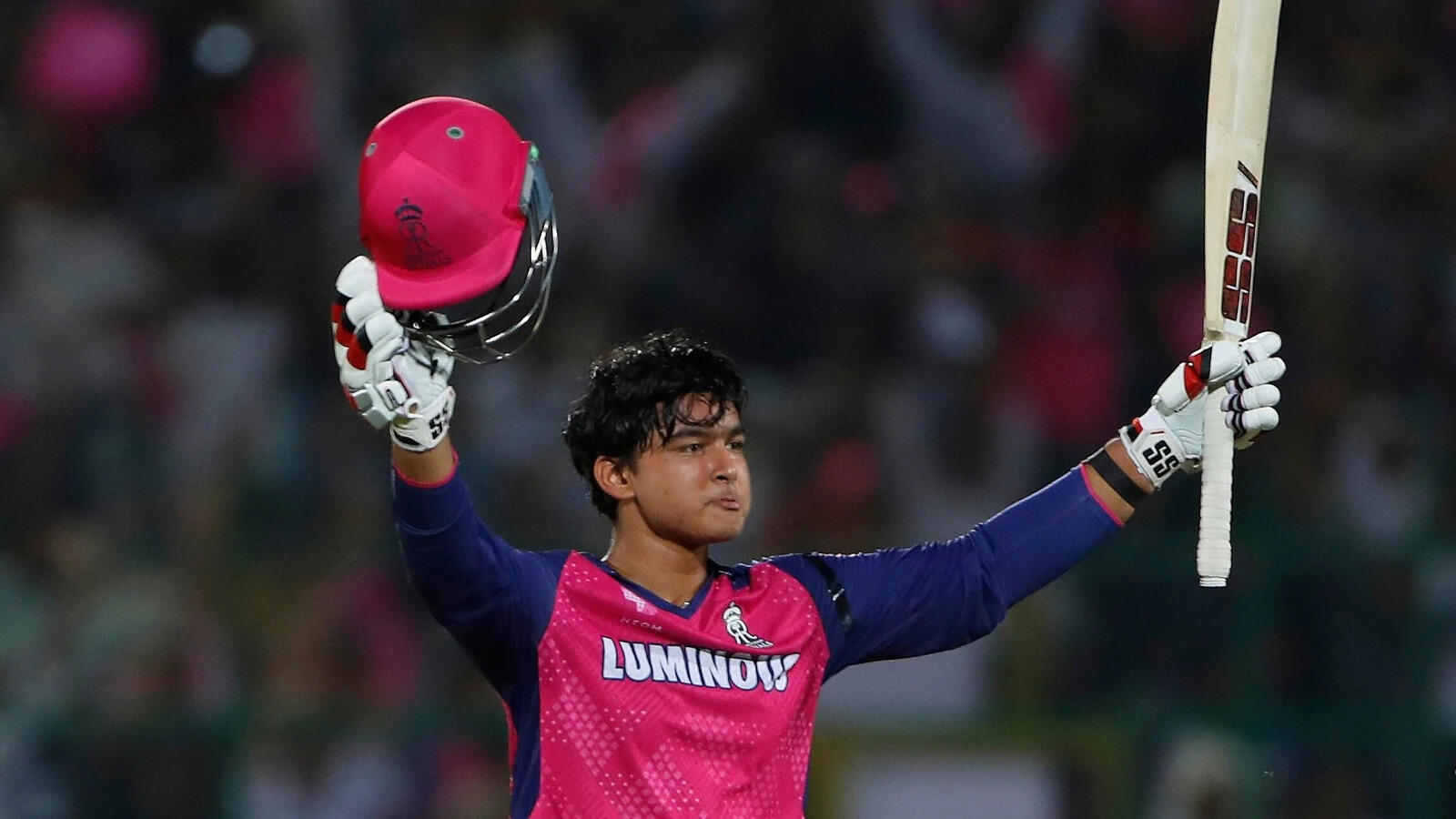 IPL 2025: वैभव सूर्यवंशी के तेज शतक को टक्कर, एक बल्लेबाज ने 11 छक्कों के साथ तोड़ा रिकॉर्ड और क्रिस गेल के रिकॉर्ड से भी की बराबरी