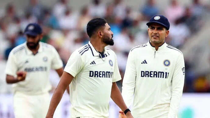 IND vs ENG: लीड्स टेस्ट में टीम इंडिया की शर्मनाक हार पर बुरी तरह भड़के मोहम्मद शमी, गेंदबाजों को जमकर लताड़ा, बोले- बुमराह से तो सीखते...