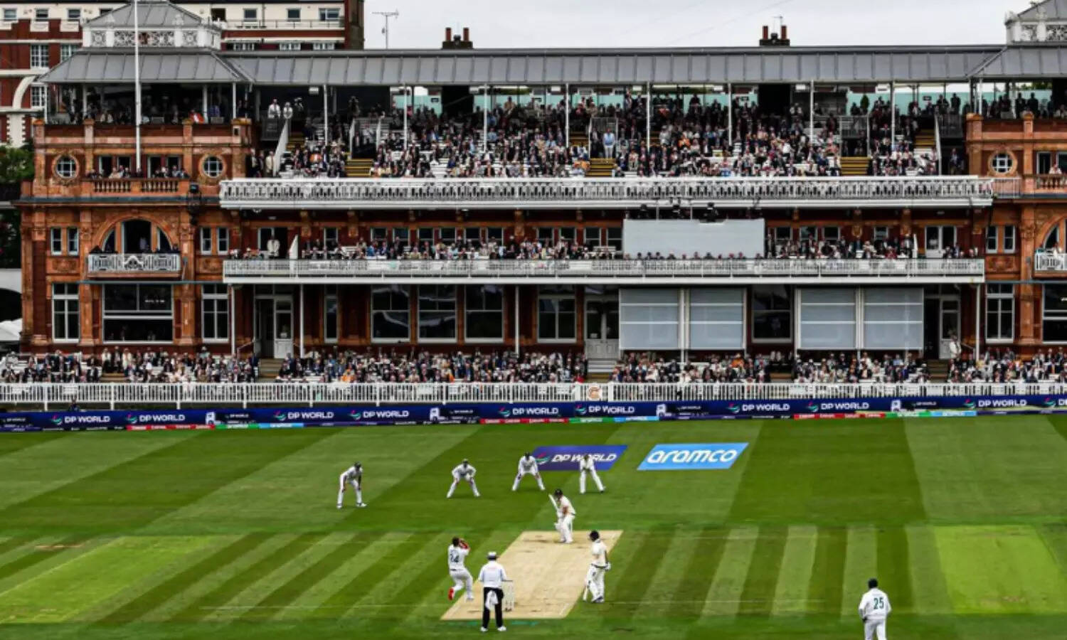 इंग्लैंड में बंद दरवाजों में होगा मुकाबला, BCCI ने मीडिया कवरेज पर लगाई रोक, जानिए क्या है वजह