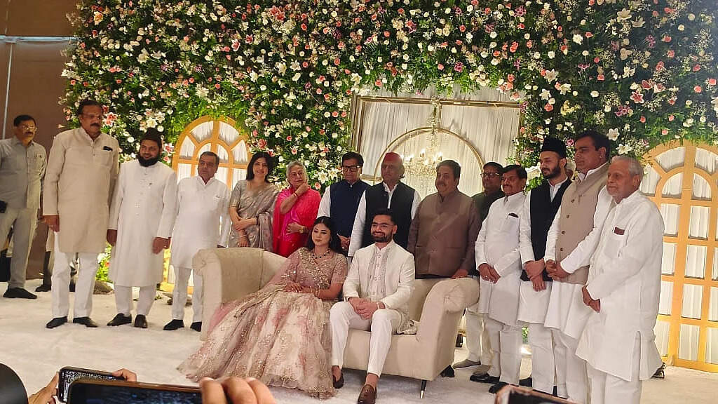 एक-दूजे के हुए रिंकू सिंह और प्रिया सरोज, अखिलेश और डिंपल यादव भी मेहमान बनकर पहुंचे, इस जगह रचाई सगाई