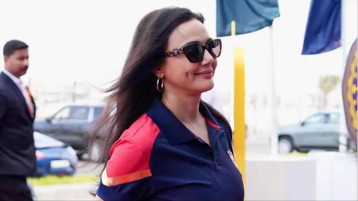 IPL 2025: प्रीति जिंटा ने मैच जीतते ही इस शख्स को मारी आंख? डिंपल गर्ल का ये कातिल अंदाज लूट ले गया महफिल, देखें वीडियो