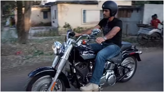 MS Dhoni Net Worth: धोनी के पास ₹1000Cr की संपत्ति, क्रिकेट ही नहीं... यहां से भी होती है तगड़ी कमाई