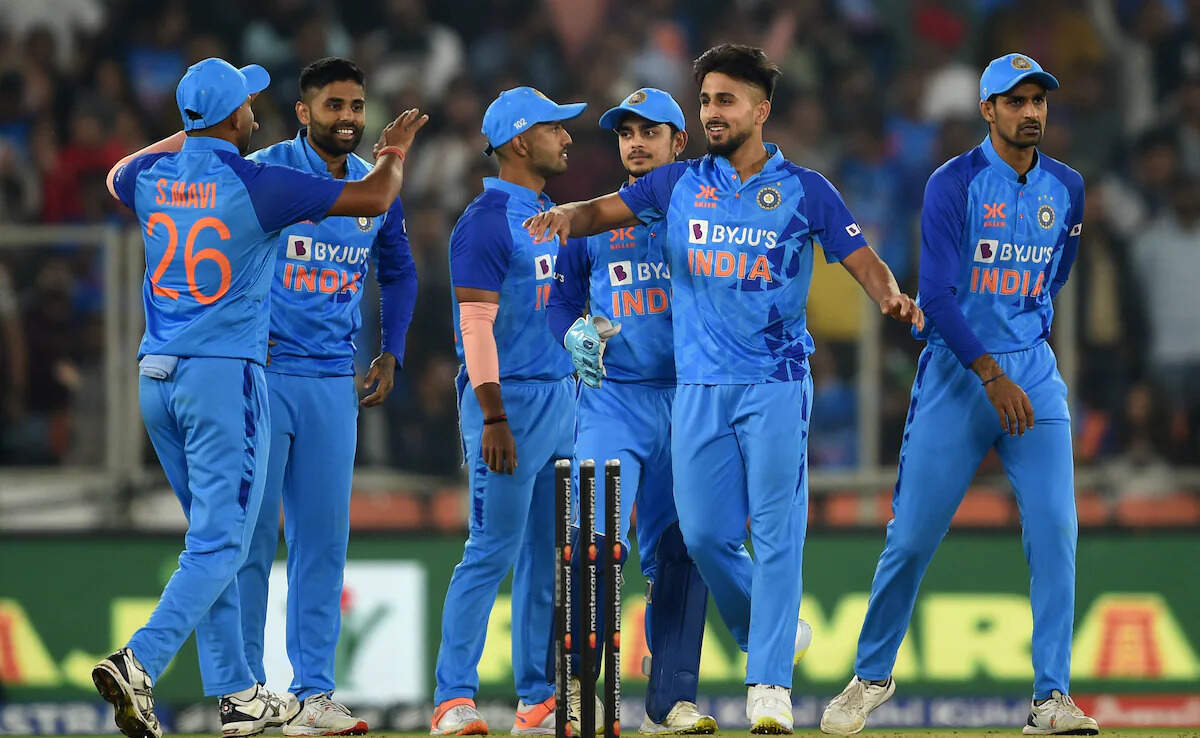क्रिकेट इतिहास में अब तक फेंकी गई टॉप 10 सबसे तेज गेंद, सभी नाम हैरान करने वाले
