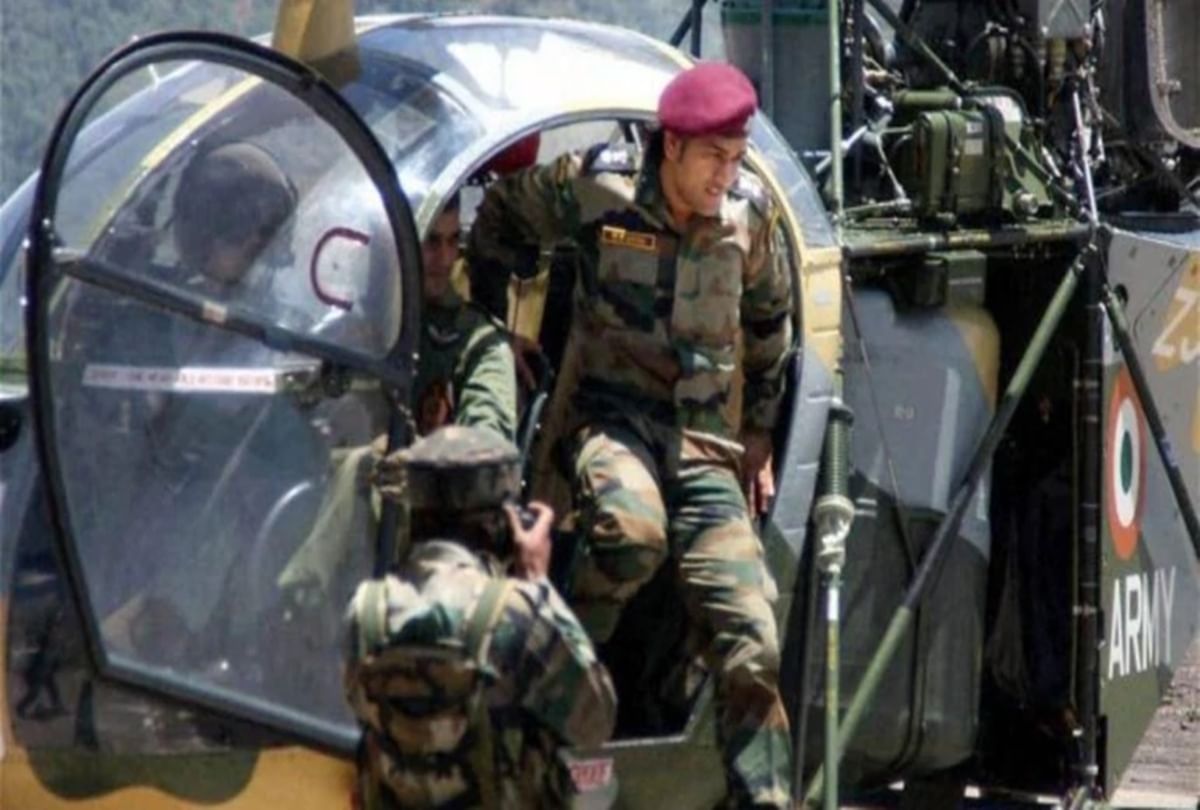 Indian Cricketers Who Served In Indian Armed Forces From Dhoni To Kapil Dev  - एमएस धोनी समेत इन पांच क्रिकेटर्स ने भी सेना की वर्दी पहन ठोका तिरंगे को  सलाम - Amar