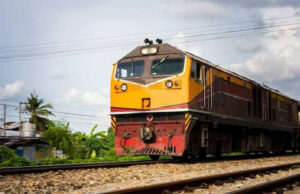 रेल यात्रियों के काम की बात: चलती ट्रेन से गिर जाए पर्स या बैग तो न हों परेशान, मिलेगा वापस, जानें कैसे ?