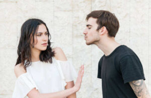 हर वक्त रौब झाड़ना या गाली-गलौज करना…. लड़कियां ऐसे लड़कों से भागती है दूर, इस लाइफ चेंजिंग फुटेज में जाने कैसे बदले ये आदतें