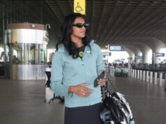 हम सुरक्षित हैं, चीजों के ठीक होने का इंतजार कर रहे: पीवी सिंधु