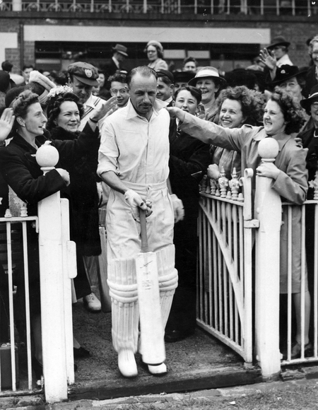 टेनिस रैकेट छोड़कर हाथ में थामा बल्ला, ब्रैडमैन ऐसे बने 22 गज की पिच के ‘डॉन’