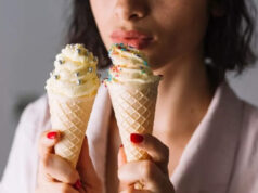 क्या आप भी रात में खाते हैं आइसक्रीम तो हो जाए सावधान, हार्मोनल बैलेंस भी हो सकता है खराब