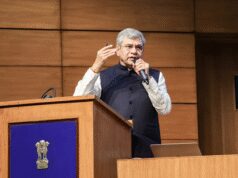 सोशल मीडिया प्लेटफॉर्म कंटेंट क्रिएटर्स के साथ निष्पक्ष रूप से रेवेन्यू साझा करें: अश्विनी वैष्णव