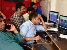 Wall Street की कमजोरी से दहला दलाल स्ट्रीट! सेंसेक्स 700 अंक टूटा, जाने क्या है गिरावट का कारण