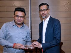 टी20 वर्ल्ड कप: अहमदाबाद में भारत-साउथ अफ्रीका मैच देखने पहुंचे सुंदर पिचाई