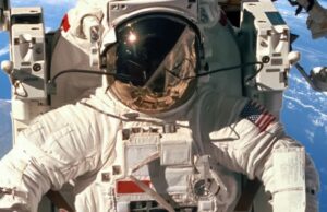 इस वोलैटिलिटी के बीच किन स्टॉक्स में होगा मोटा मुनाफा ? यहाँ जाने ट्रेडर्स के लिए कमाई वाले टॉप 20 स्टॉक्स