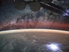 स्पेस से दिखने वाली पृथ्वी की अनोखी ‘एयरग्लो’, जानें क्या कहते हैं वैज्ञानिक