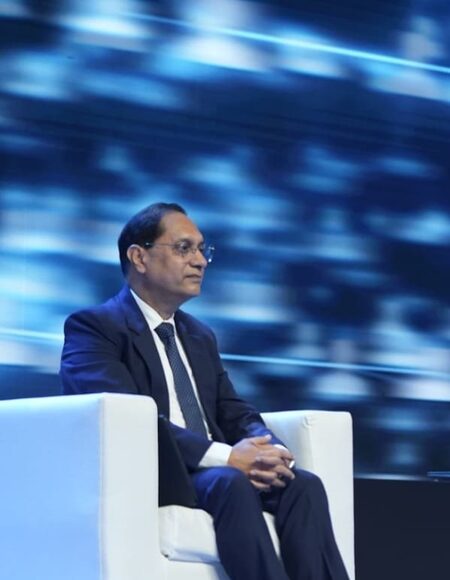 टेक्नोलॉजी बदल रही ट्रेडिंग, निवेश और सलाह के तरीके: सेबी चेयरमैन