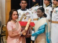 पति का पद्म विभूषण लेकर भावुक हुईं हेमा मालिनी, बोलीं-ऐसा लगा जैसे धर्मेंद्र मेरे साथ थे