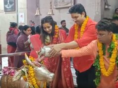महाकाल की भक्ति में लीन हुए मोनालिसा और विक्रांत, दर्शन के बाद बोले-जब तक बुलावा नहीं आता, कोई नहीं आ सकता