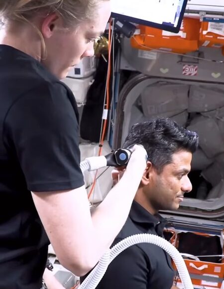 कैसा रहा माइक्रोग्रैविटी में बाल कटवाने का अनुभव? शुभांशु शुक्ला ने बताया स्पेस का रोचक किस्सा