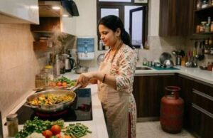 गैस सिलिंडर जल्दी खत्म होने की शिकायतें बढ़ीं, किचन की ये 4 गलतियां बन रही हैं जेब पर भारी